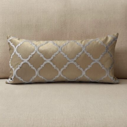 Coussin marron clair sérigraphié - Motif trèfle gris moucheté