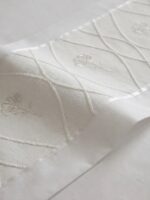 Parure de lit unie blanche - Bande brodée – Image 3