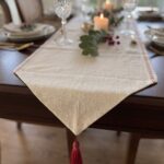 Chemin de table en lin - Ecru avec broderie rouge