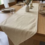 Chemin de table en lin - Beige clair avec passepoil