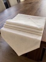 Chemin de table imperméable et anti tâches - Hexagone blanc cassé – Image 2