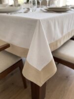 Nappe unie blanche imperméable et anti tâches avec bande beige – Image 2